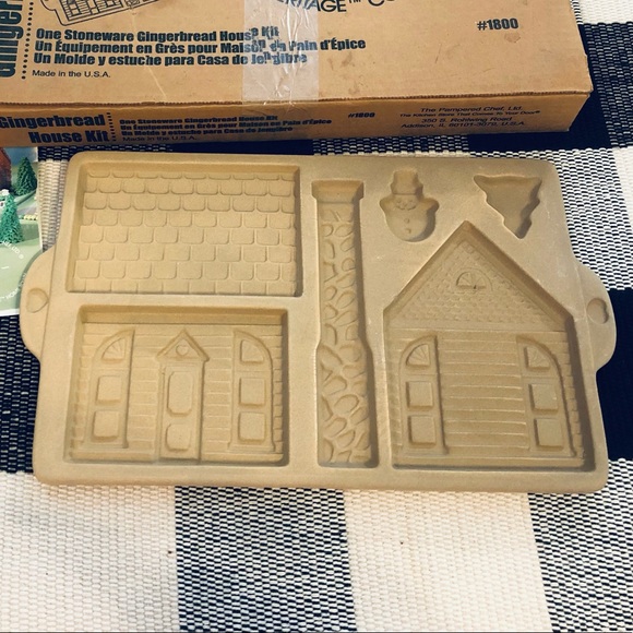 Pampered Chef Other - Pampered Chef Stoneware Gingerbread House Mold